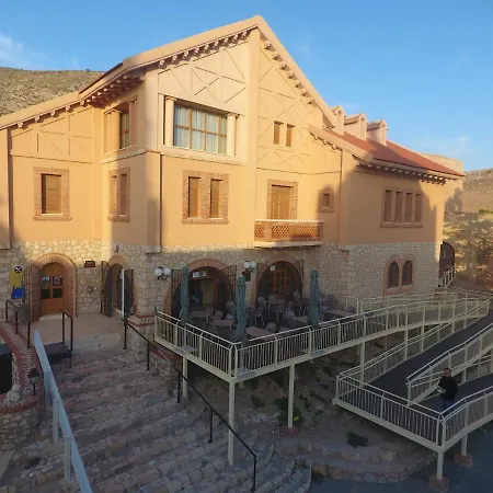 Ecoalbergue La Mola * Novelda