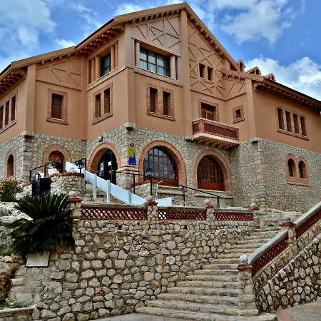 Hostel Ecoalbergue La Mola