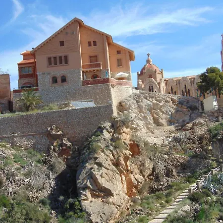 Hostel Ecoalbergue La Mola