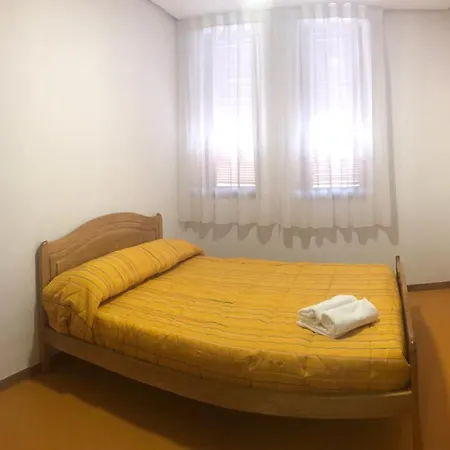 Ecoalbergue La Mola Hostel *